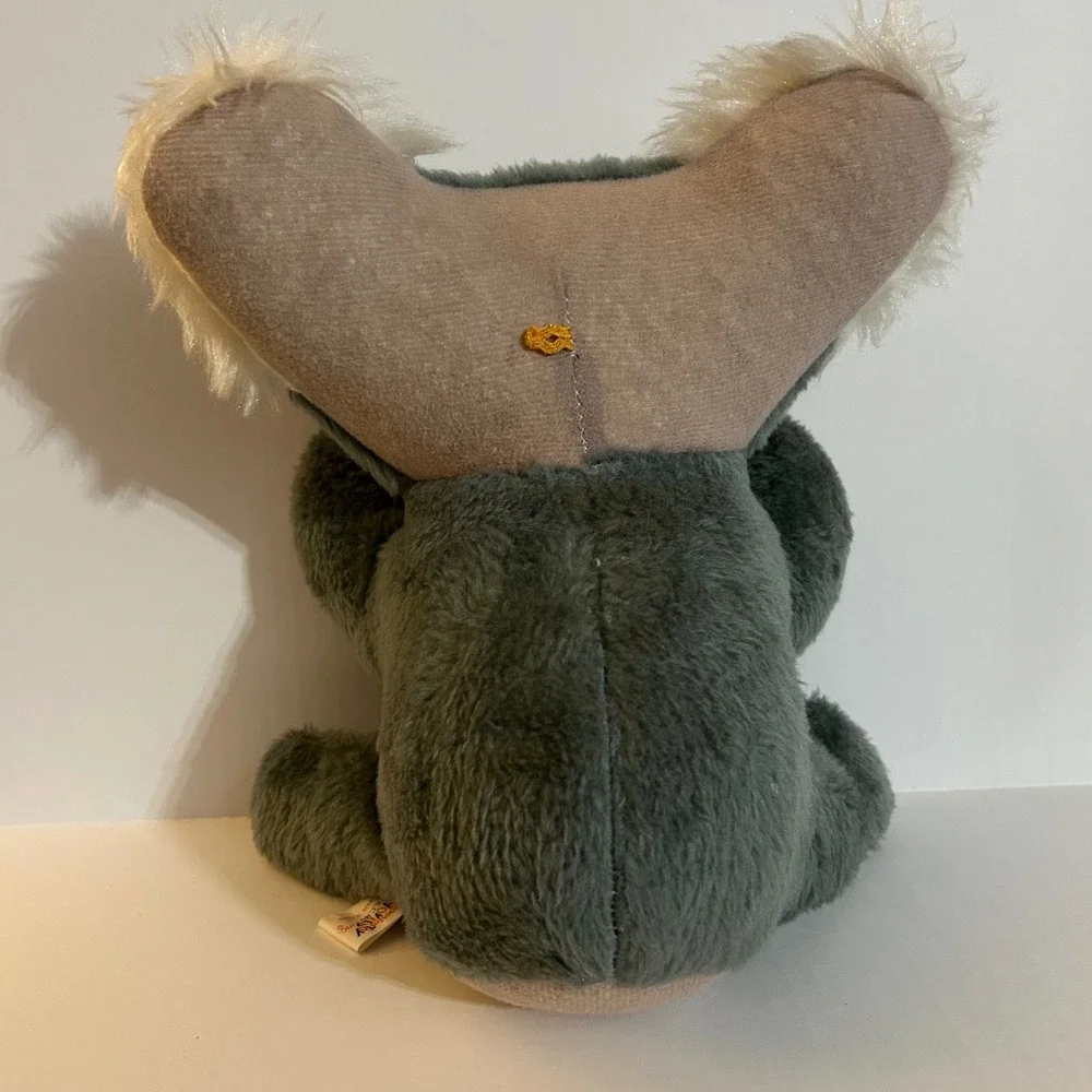 This is a vintage plush koala bear from‎ Superior Toy and Novelty Company